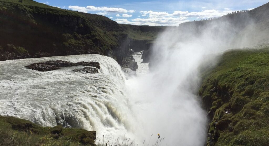 Weather Words: Understanding the Cloud Waterfall Phenomenon