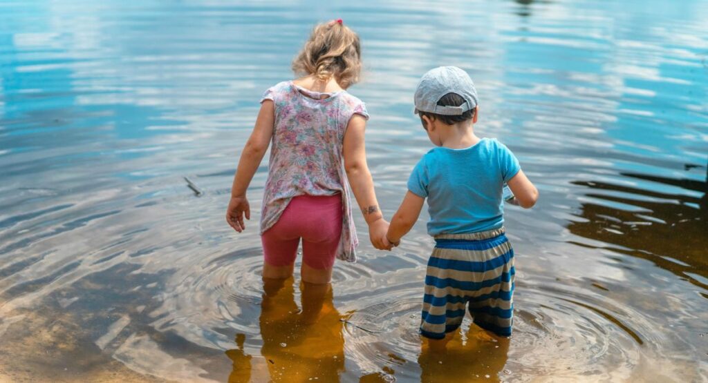 one-word-sibling-captions-for-a-perfect-bond