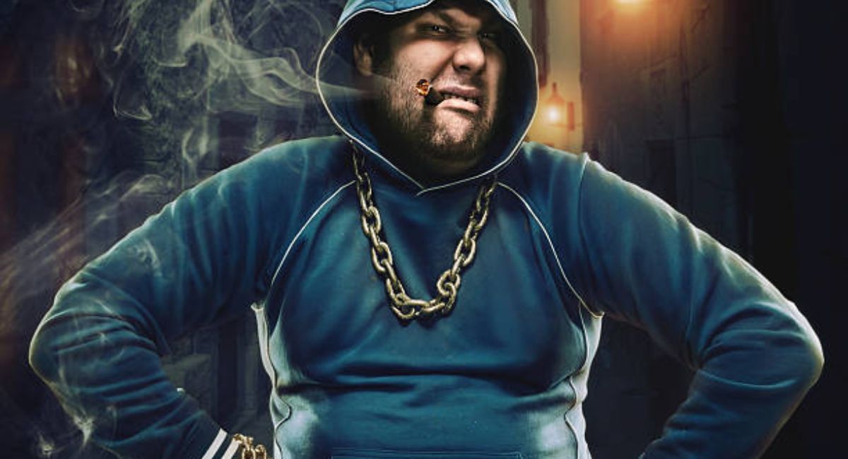 मैं अपने रास्ते खुद बनाता हूँ, किसी की राय नहीं सुनता।